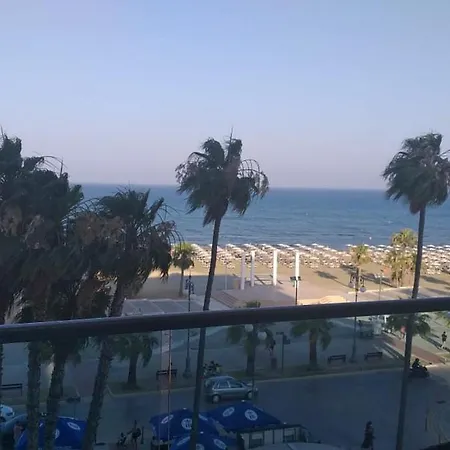 Apartment Horizon Luxury At Finikoudes Beach 303 *