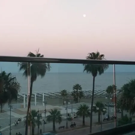 Horizon Luxury At Finikoudes Beach 303 * Larnaca