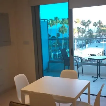 Horizon Luxury At Finikoudes Beach 303 Apartment