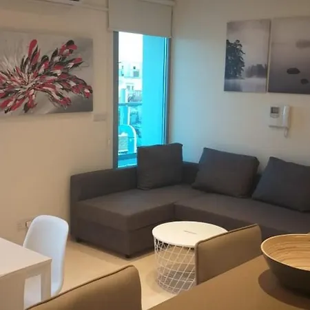 Apartment Horizon Luxury At Finikoudes Beach 303