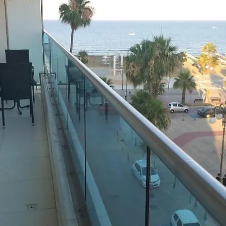 Horizon Luxury At Finikoudes Beach 303 *
