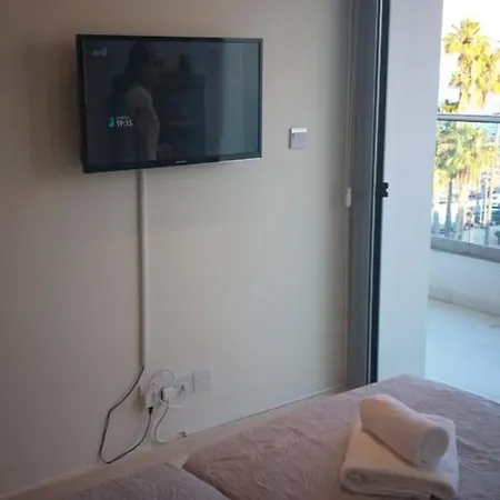 Horizon Luxury At Finikoudes Beach 303 Апартаменты *